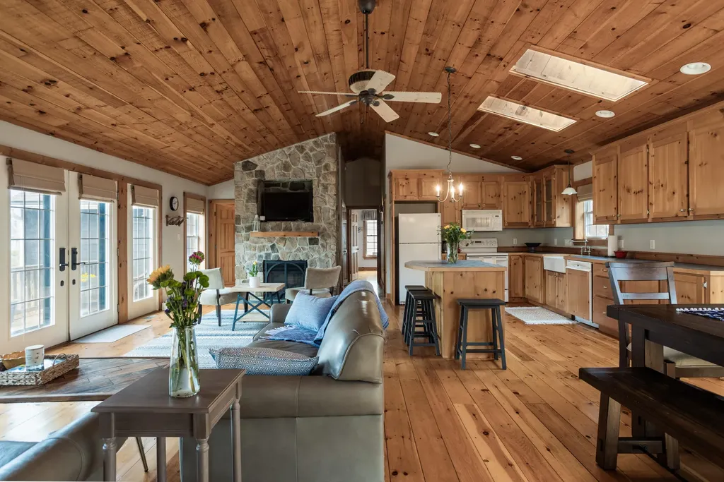 16 Fort Hill Extension Avenue York ME 03909