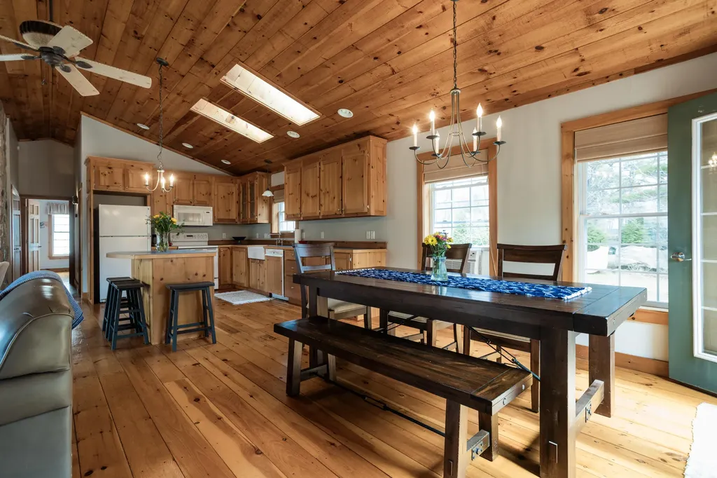 16 Fort Hill Extension Avenue York ME 03909