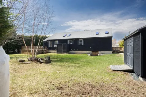 16 Fort Hill Extension Avenue York ME 03909