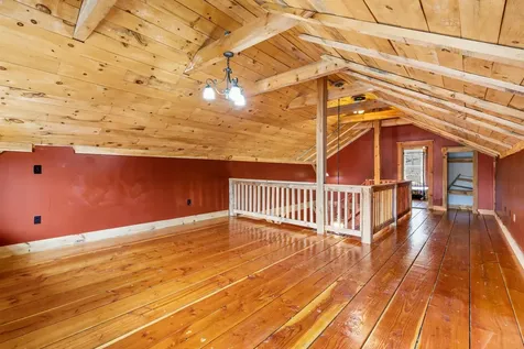 9 Jordan Way Hartford ME 04220