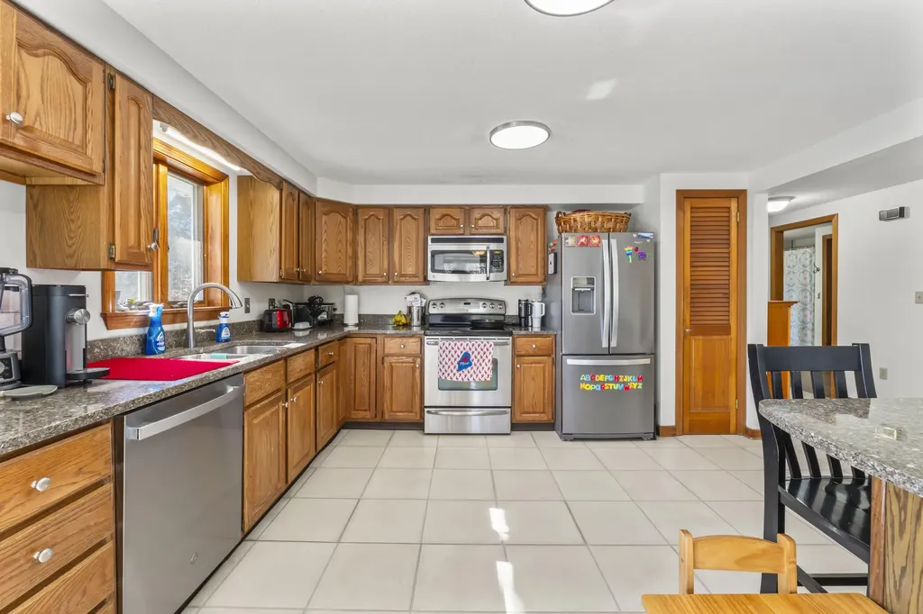1072 Middle Road Woolwich ME 04579
