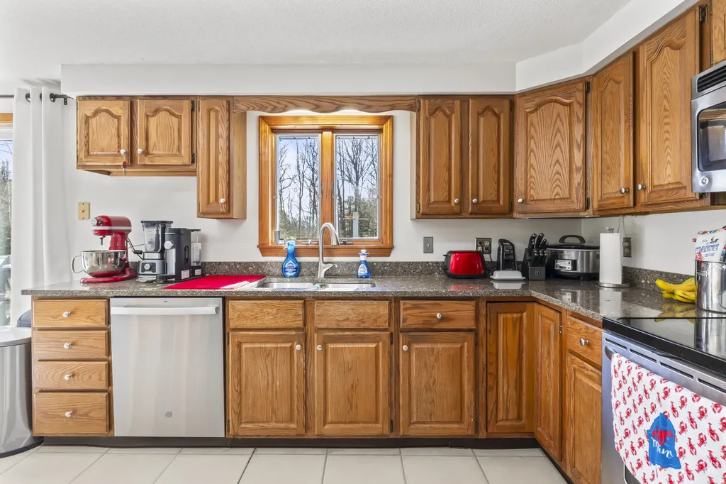 1072 Middle Road Woolwich ME 04579