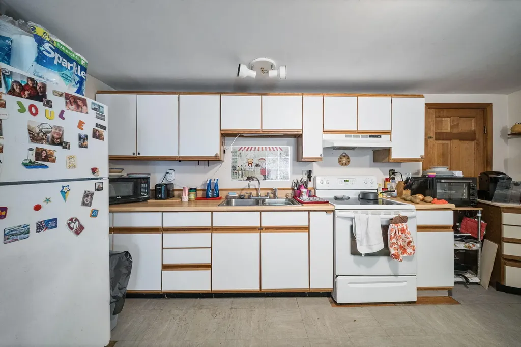 13 Alder Lane South Thomaston ME 04858