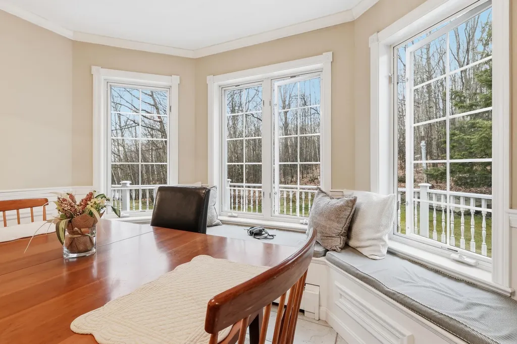 111 Daggett Drive Raymond ME 04071
