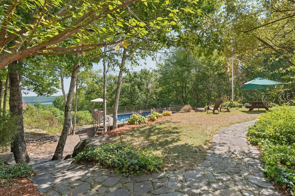 111 Daggett Drive Raymond ME 04071