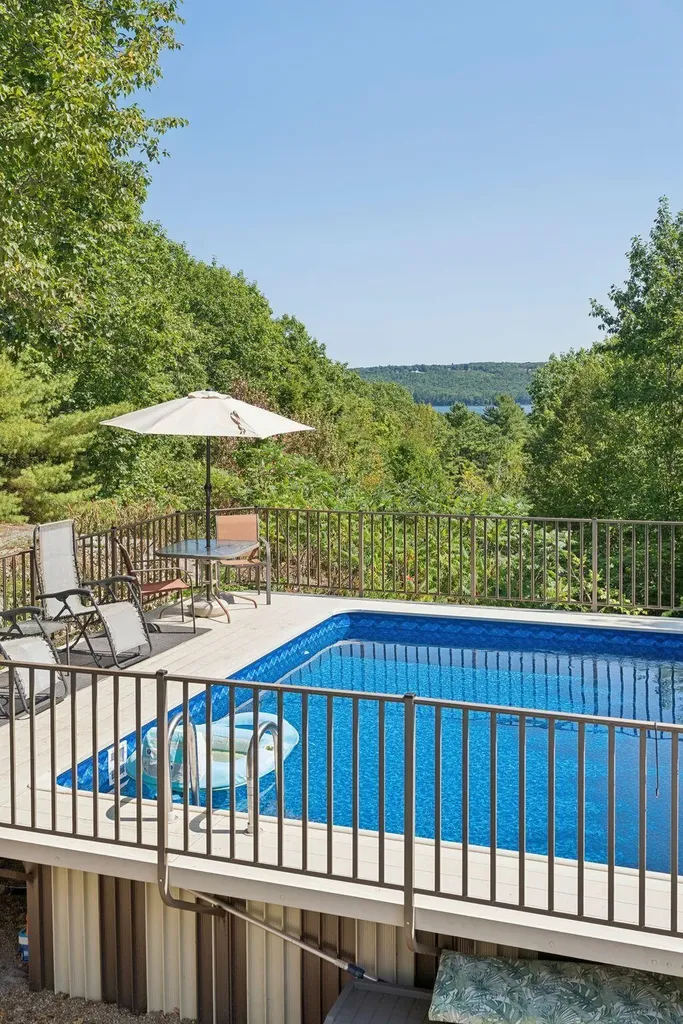 111 Daggett Drive Raymond ME 04071