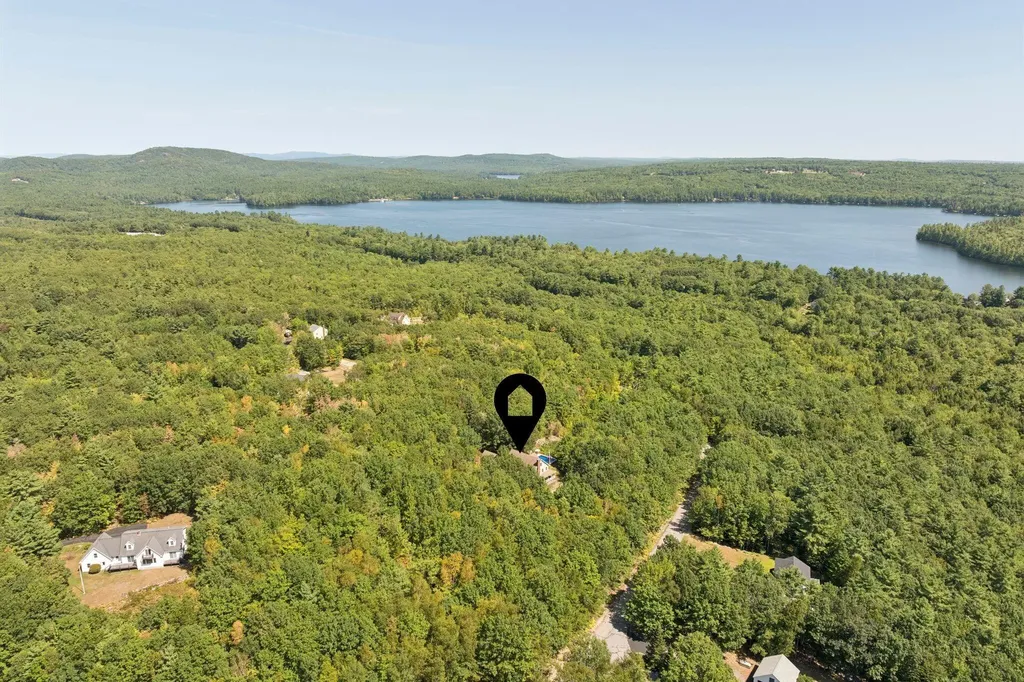 111 Daggett Drive Raymond ME 04071
