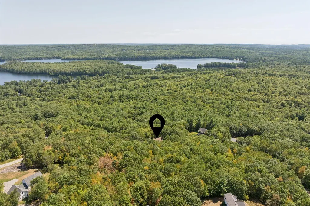 111 Daggett Drive Raymond ME 04071