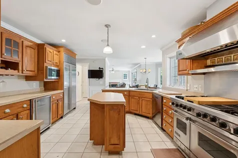 111 Daggett Drive Raymond ME 04071