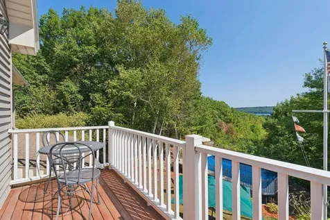 111 Daggett Drive Raymond ME 04071