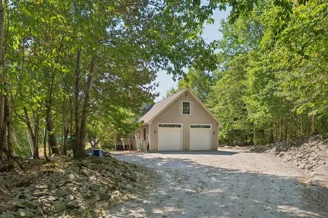 111 Daggett Drive Raymond ME 04071