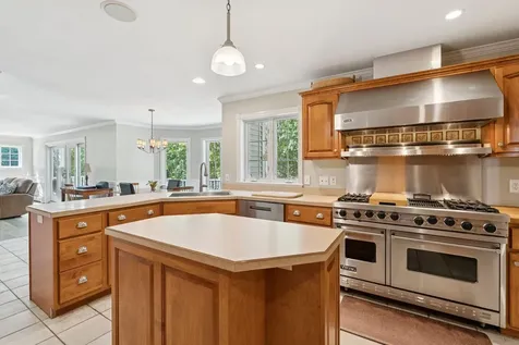 111 Daggett Drive Raymond ME 04071