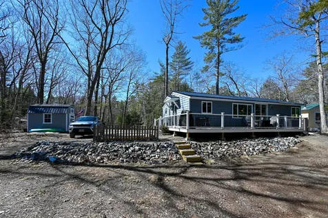 28 Dragon Back Road Naples ME 04055