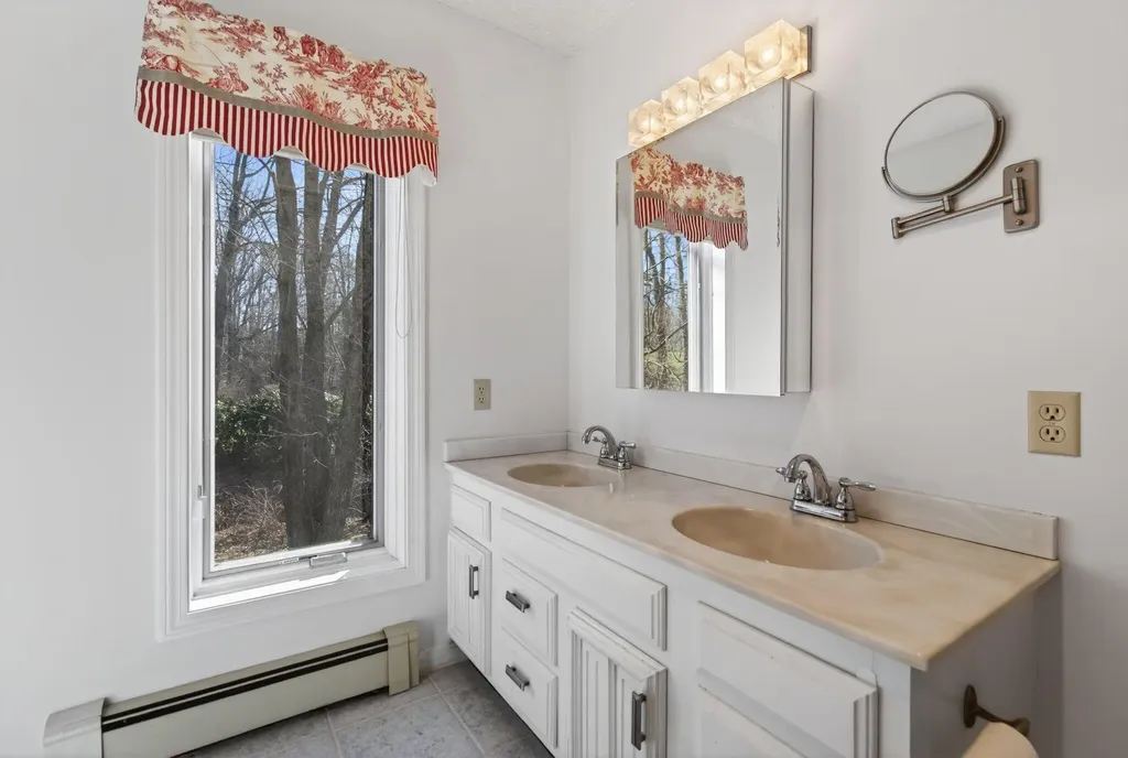 1 Wildwood Drive Cape Elizabeth ME 04107