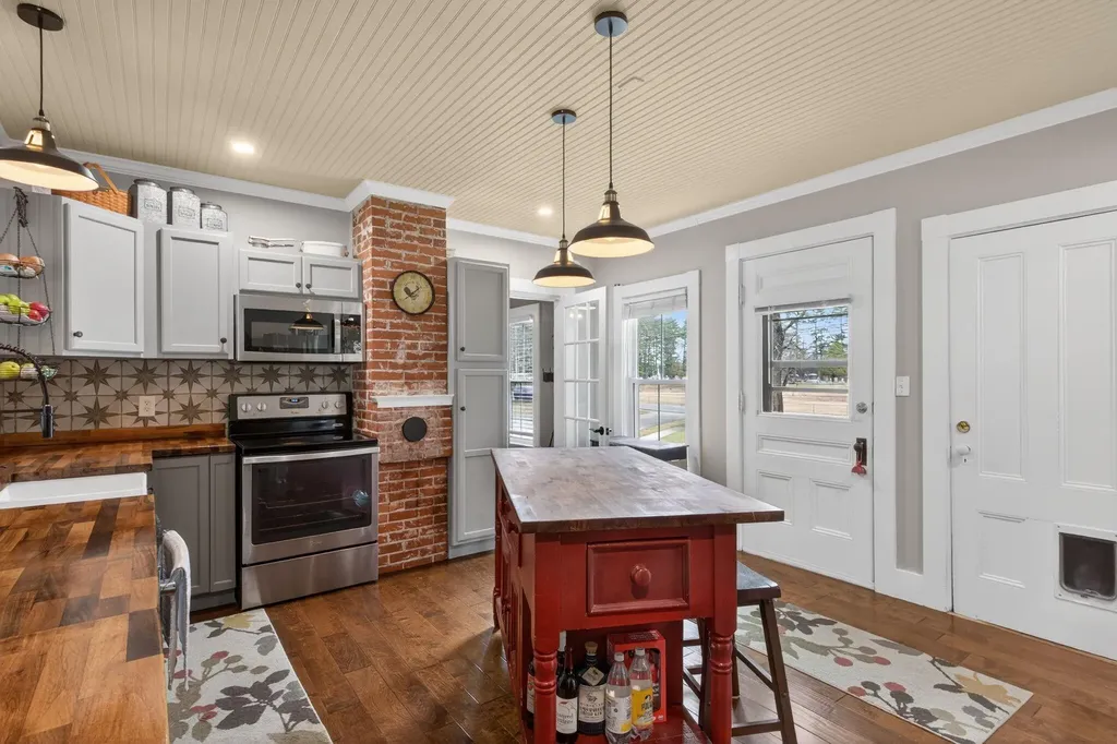 608 Plains Road Hollis ME 04042