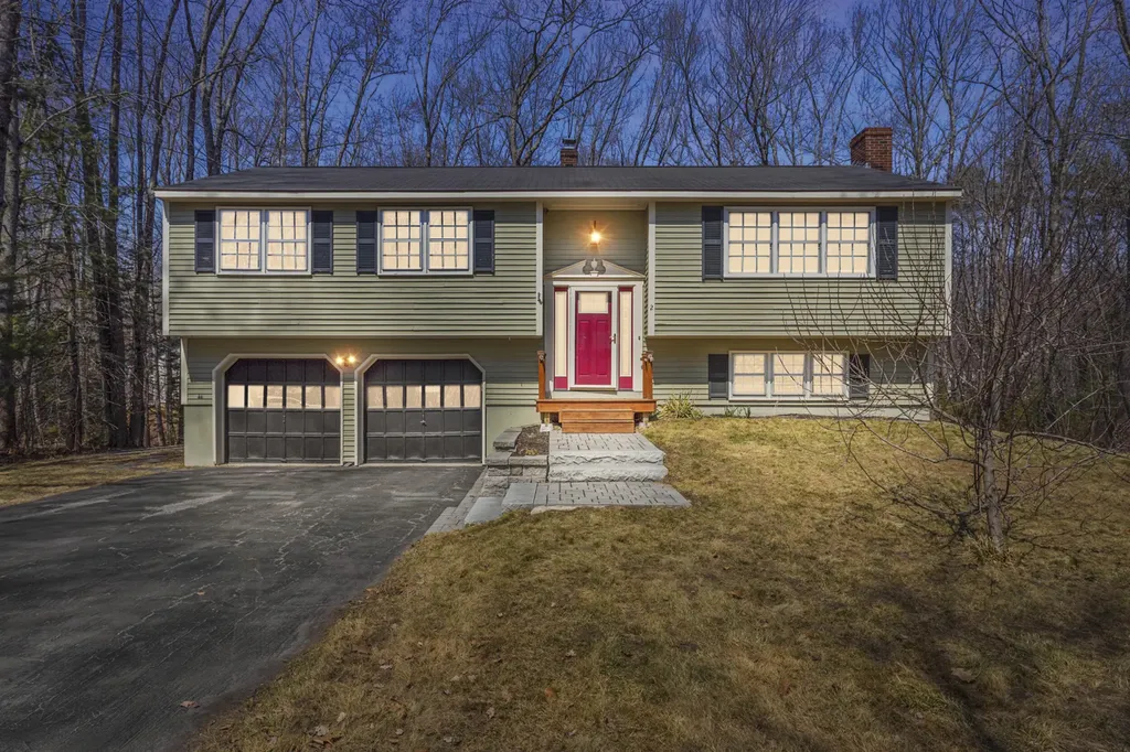 2 Birchcroff Lane Saco ME 04072