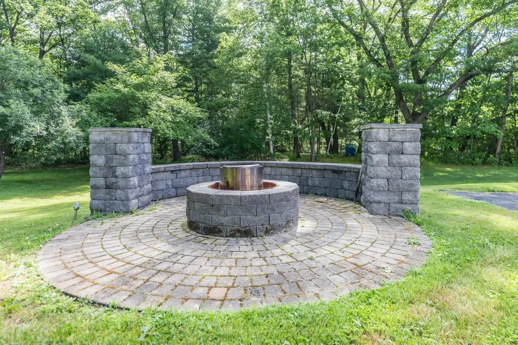 7 Cove Landing Kittery ME 03904