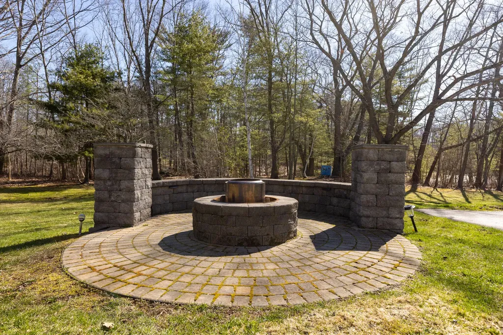 7 Cove Landing Kittery ME 03904