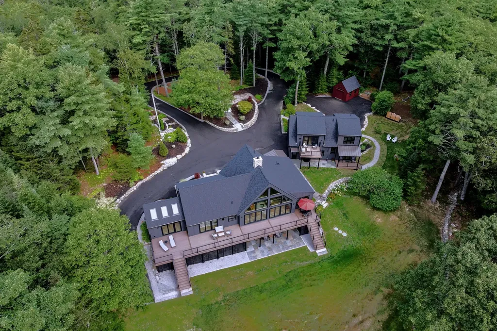 18 High Head Road Edgecomb ME 04556