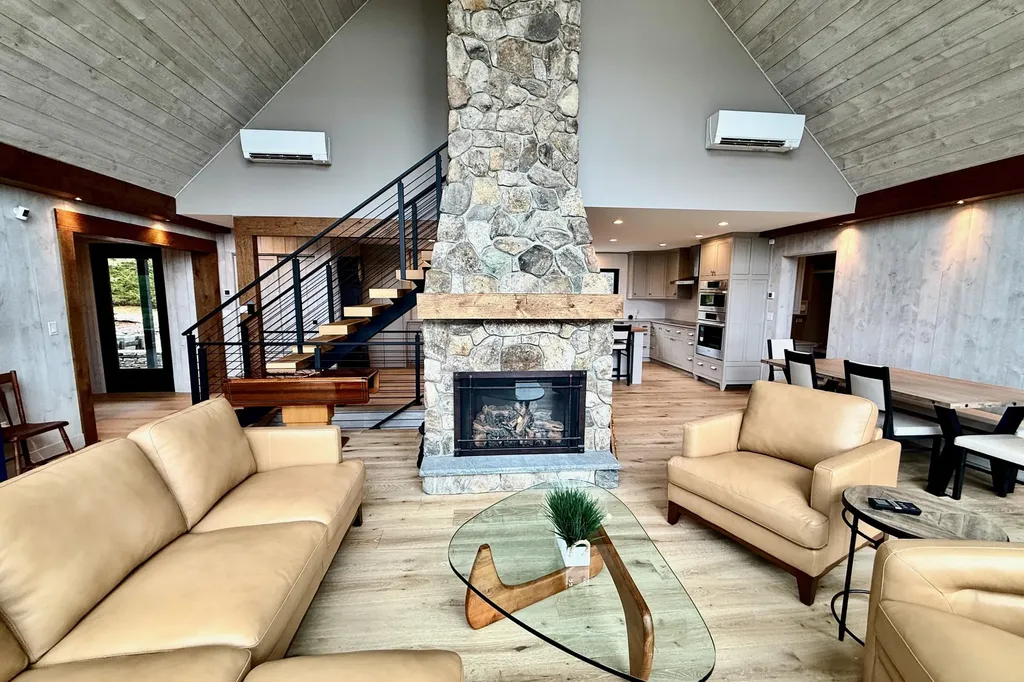 18 High Head Road Edgecomb ME 04556