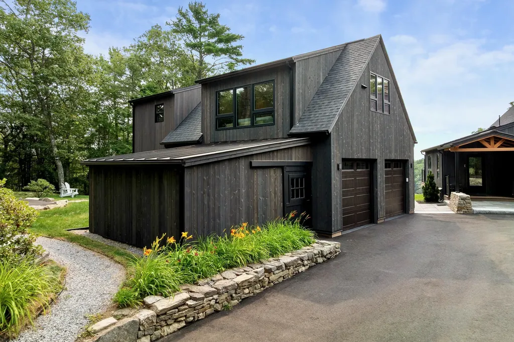 18 High Head Road Edgecomb ME 04556