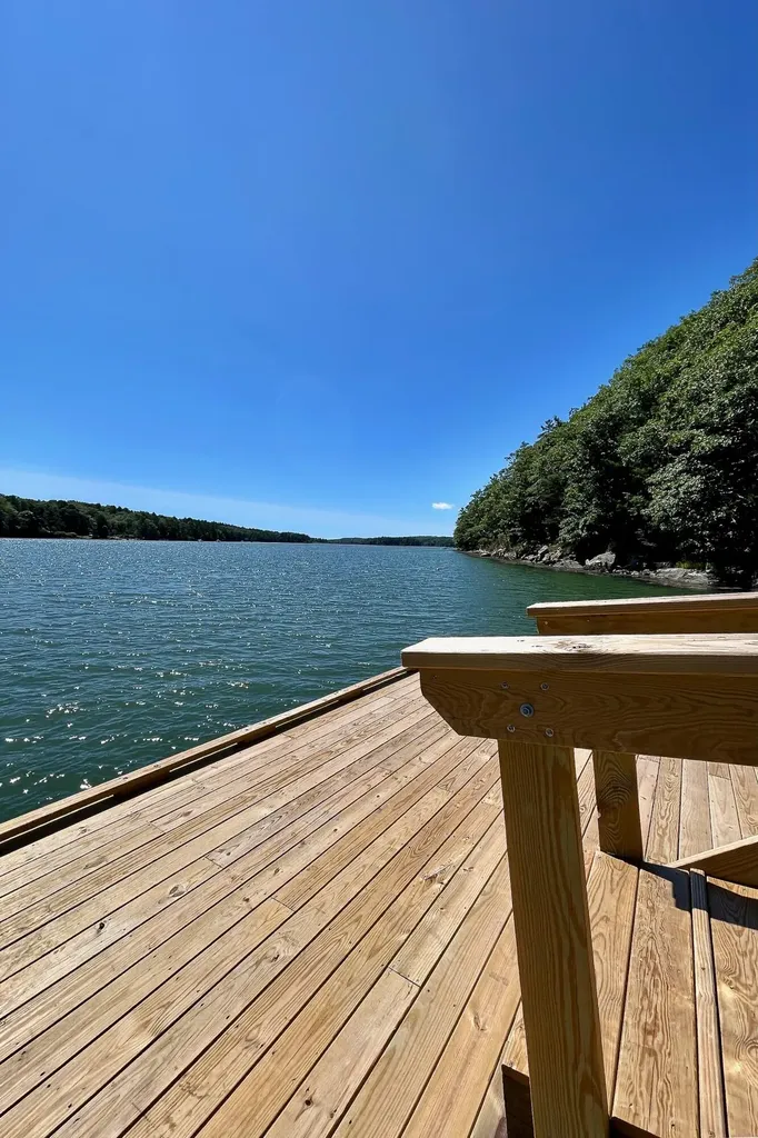 18 High Head Road Edgecomb ME 04556