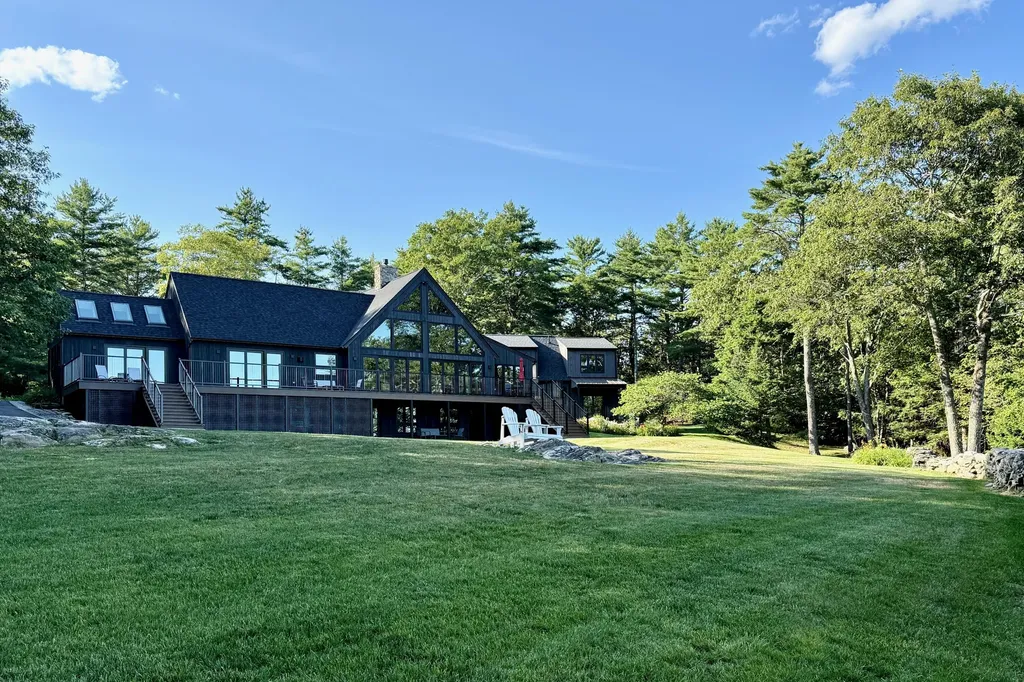 18 High Head Road Edgecomb ME 04556