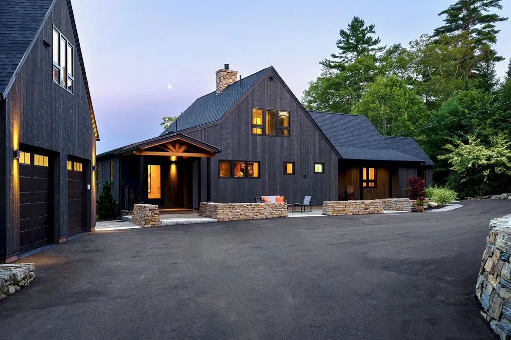 18 High Head Road Edgecomb ME 04556