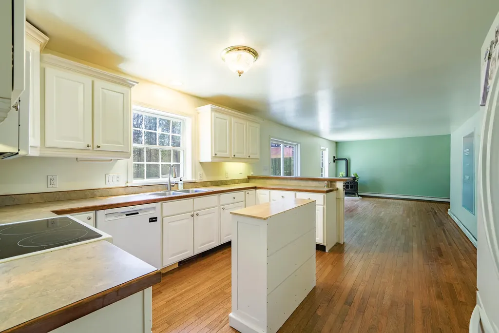 27 Campbell Drive Northport ME 04849