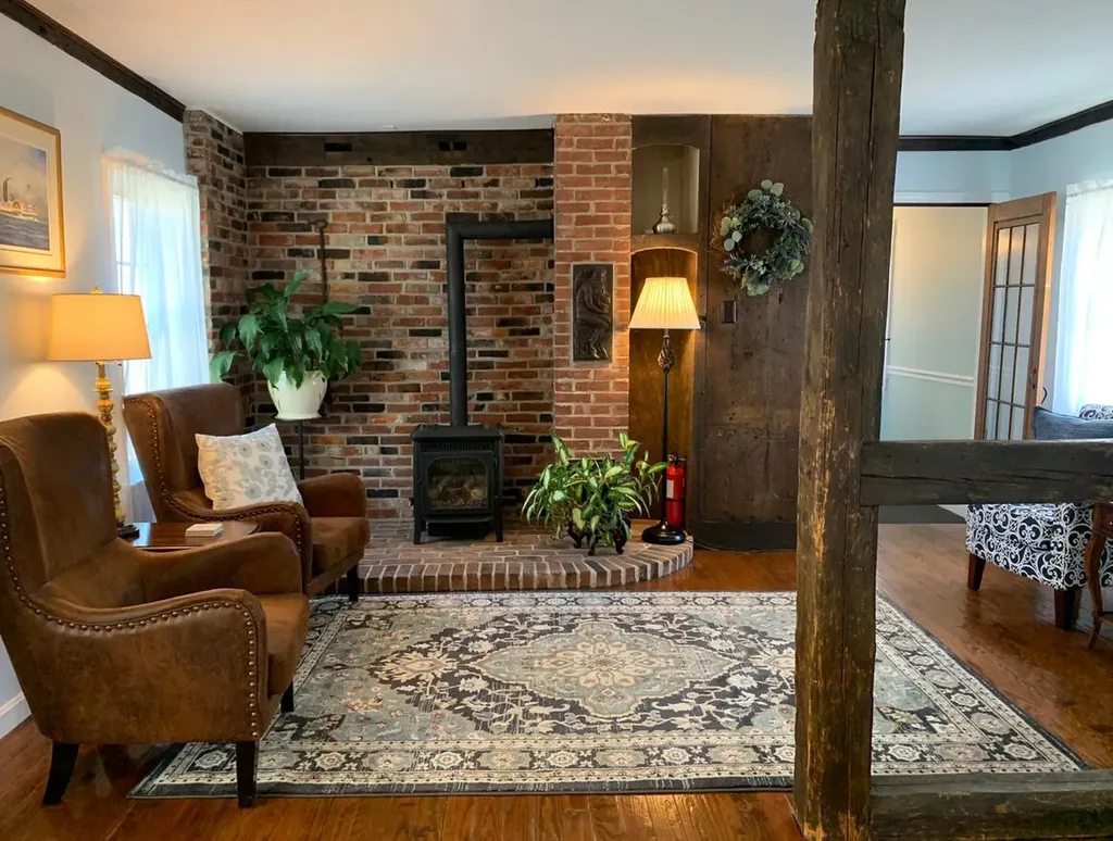 15 Locke Street Kennebunkport ME 04046