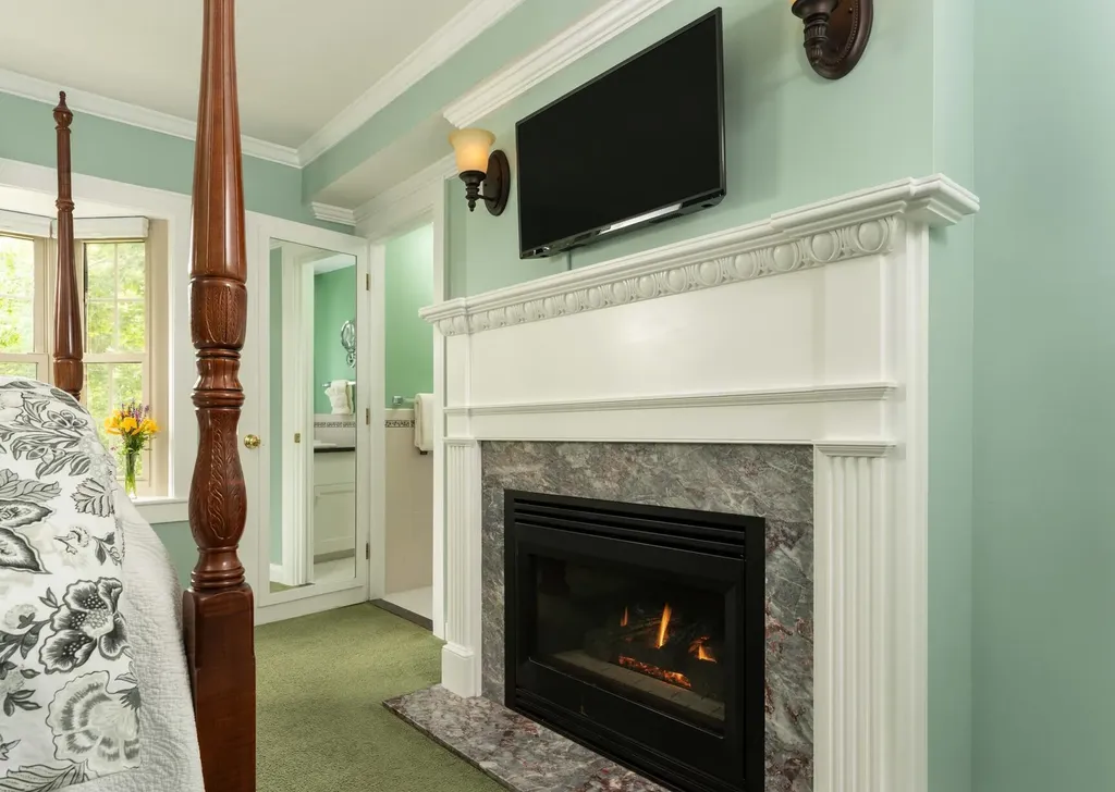 15 Locke Street Kennebunkport ME 04046