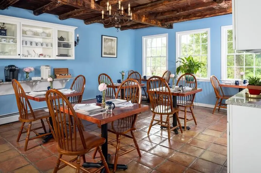 15 Locke Street Kennebunkport ME 04046