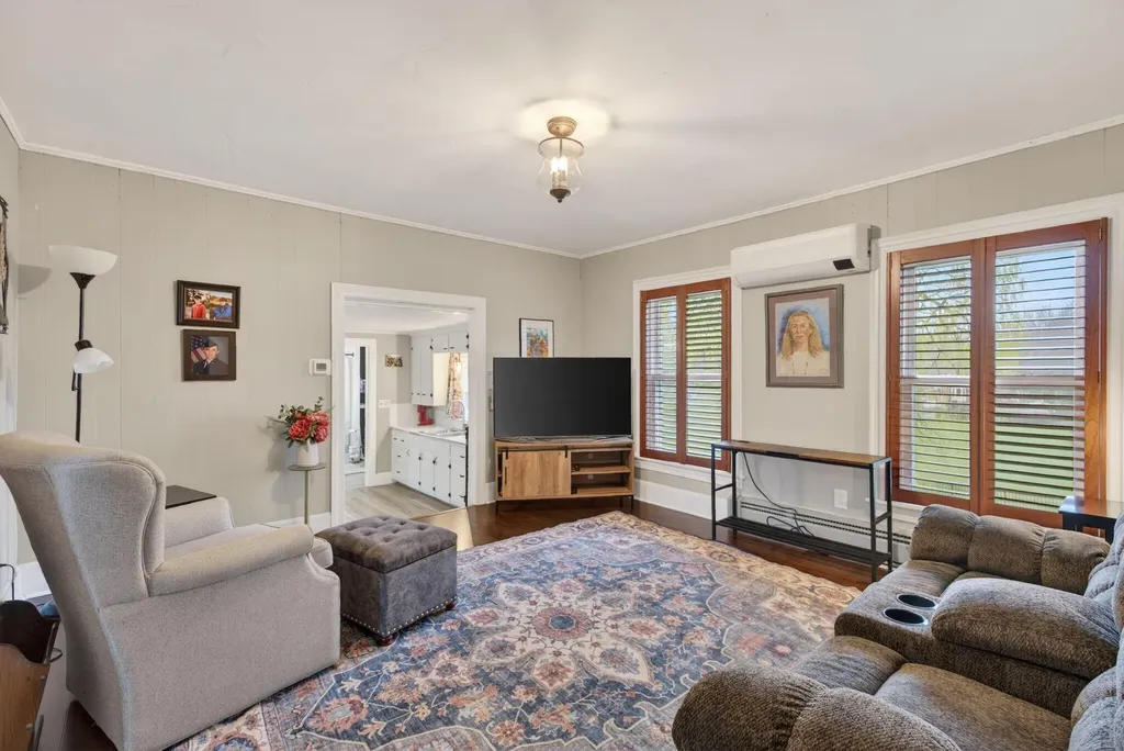 376 S Belfast Avenue Augusta ME 04330