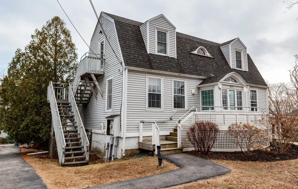 527 Ocean Avenue Portland ME 04103