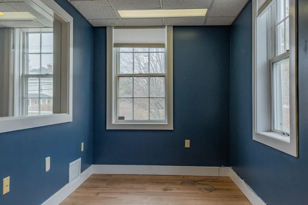 527 Ocean Avenue Portland ME 04103