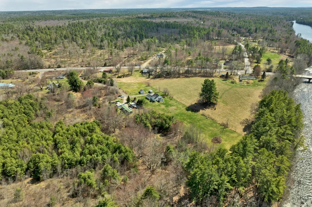12 Hummingbird Lane Standish ME 04085
