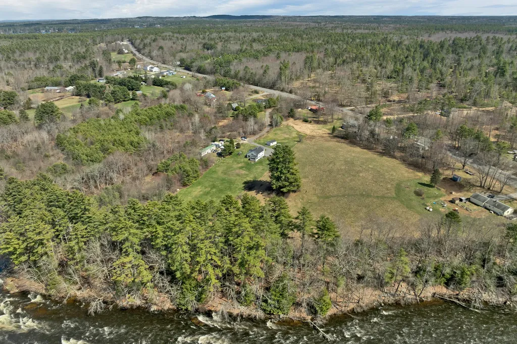 12 Hummingbird Lane Standish ME 04085