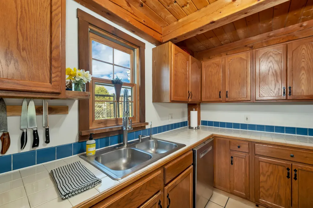 12 Hummingbird Lane Standish ME 04085