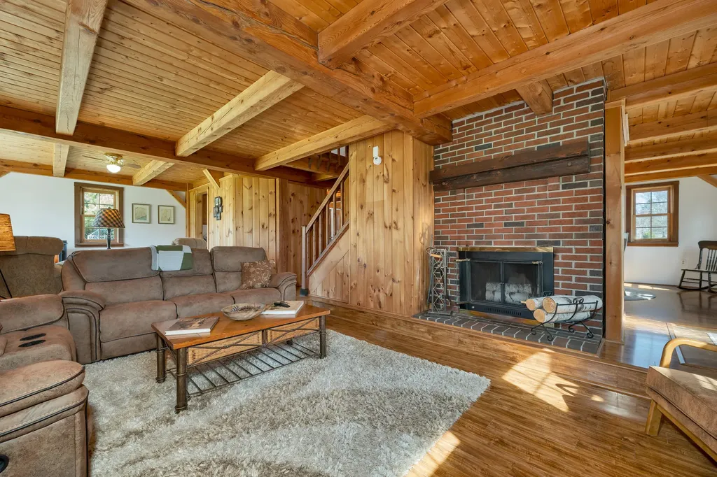 12 Hummingbird Lane Standish ME 04085