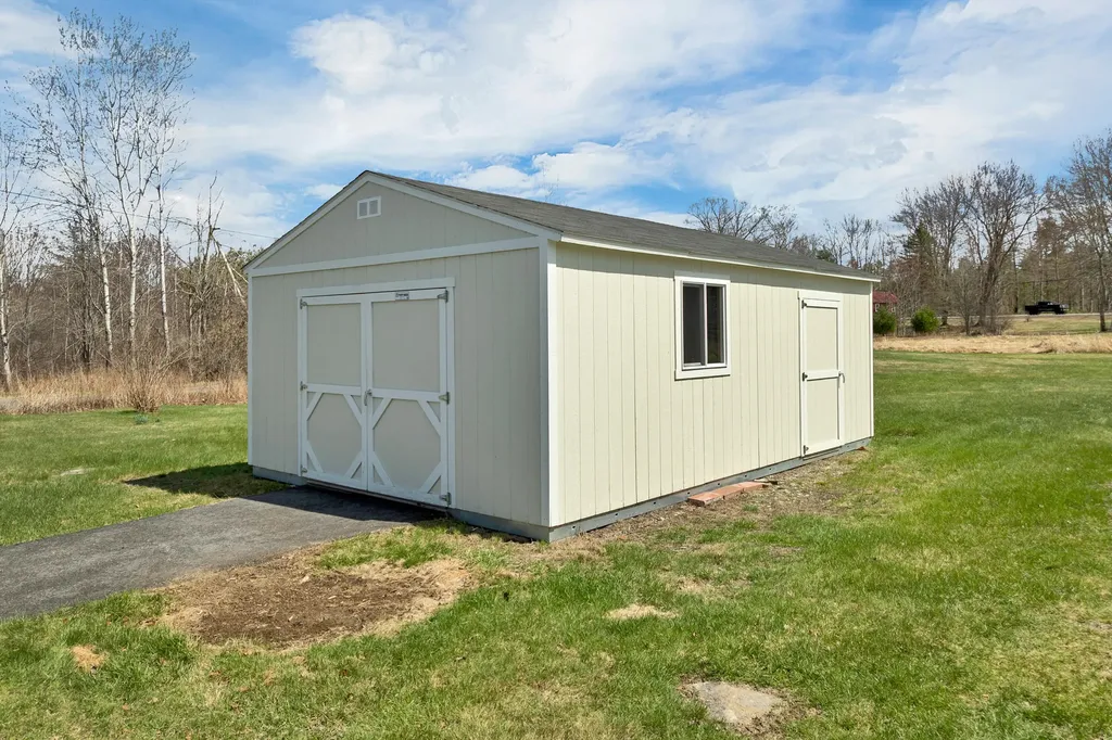 12 Hummingbird Lane Standish ME 04085