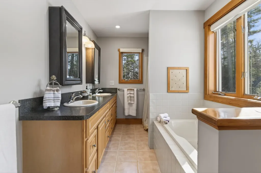 81 Ledgebrook Lane Norway ME 04268
