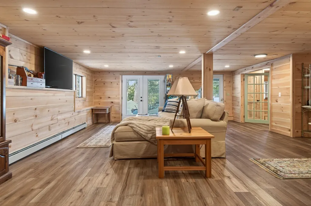 81 Ledgebrook Lane Norway ME 04268
