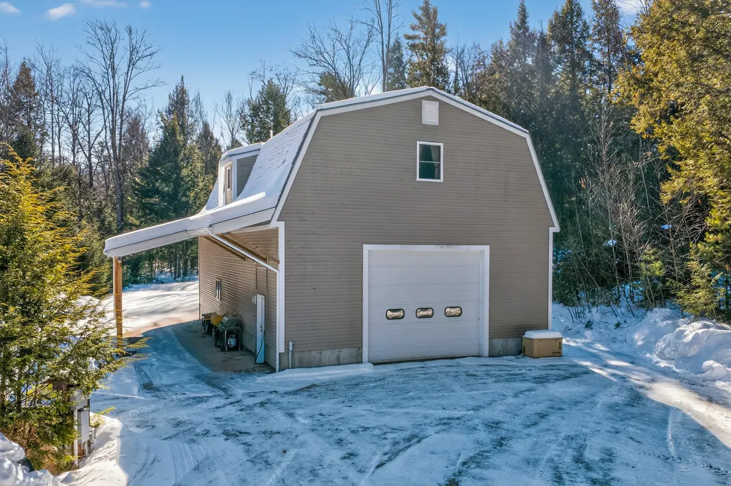 81 Ledgebrook Lane Norway ME 04268