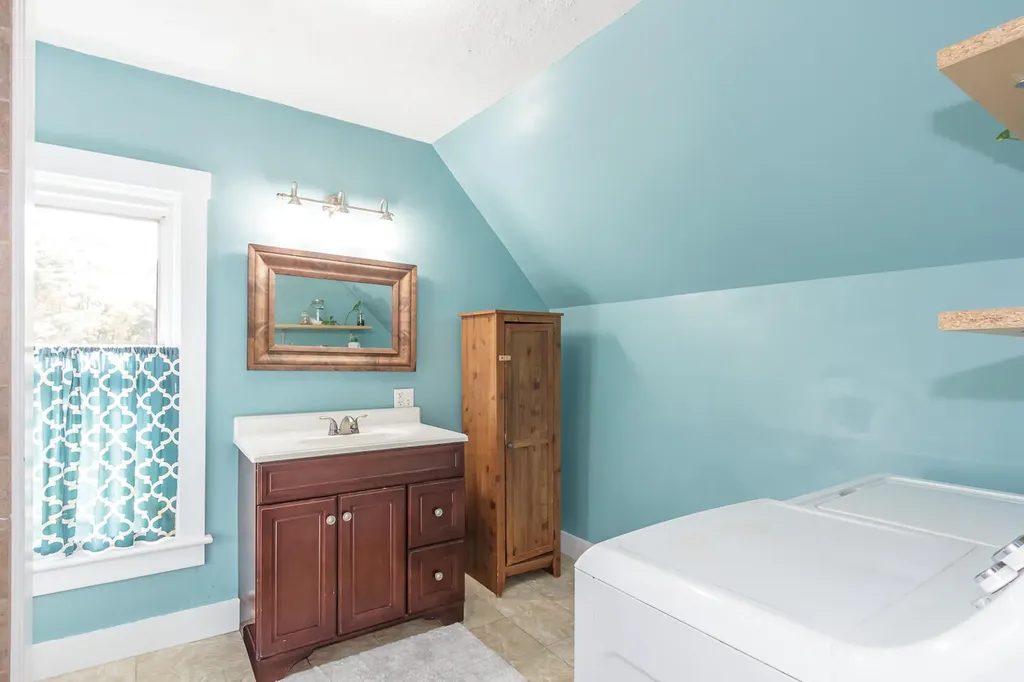 894 Main Street Waterboro ME 04087