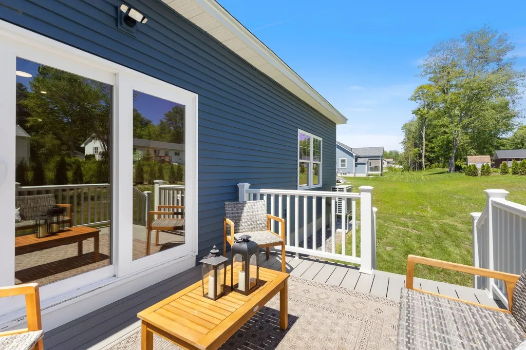 19 Forest Glen Lane Topsham ME 04086
