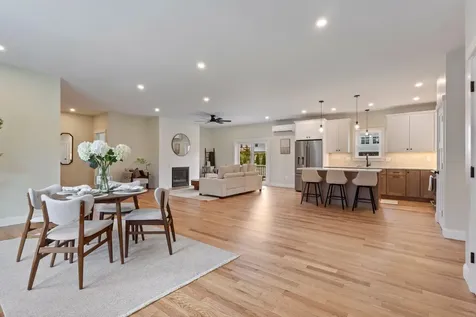 19 Forest Glen Lane Topsham ME 04086