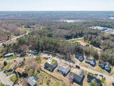 19 Forest Glen Lane Topsham ME 04086
