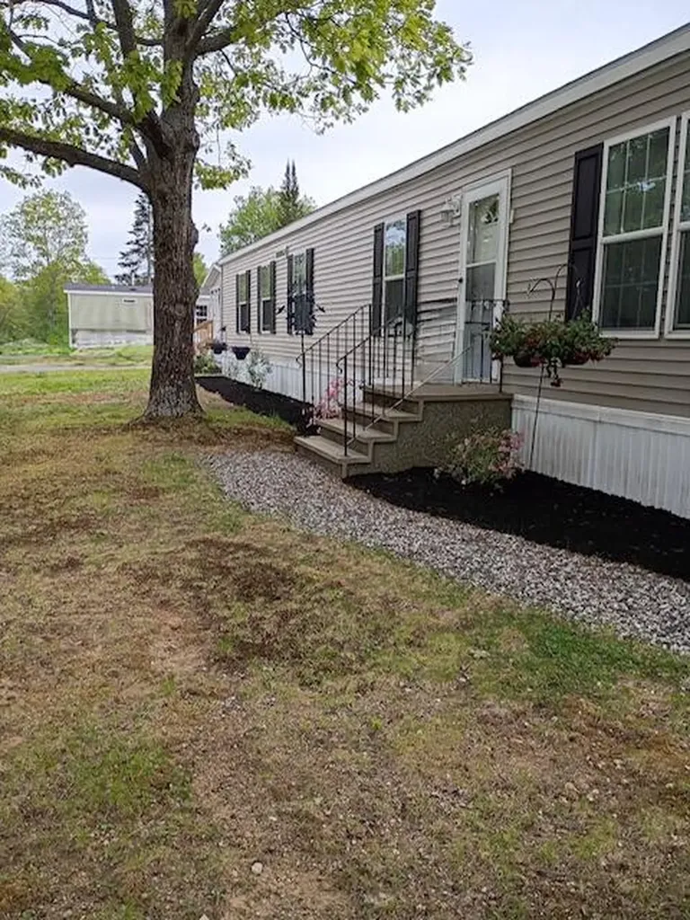 2 Locust Drive Norway ME 04268