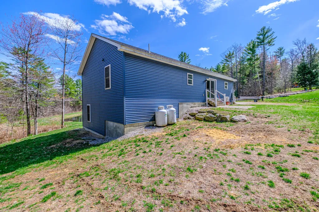 21 Overlook Drive Norway ME 04268