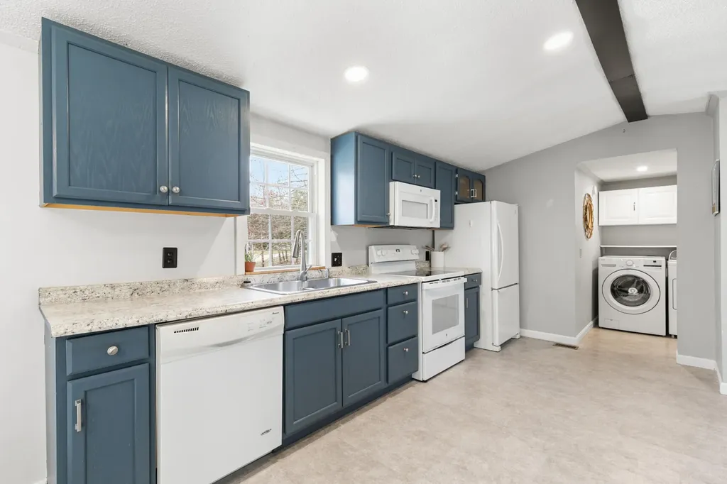538 Old Portland Road Brunswick ME 04011